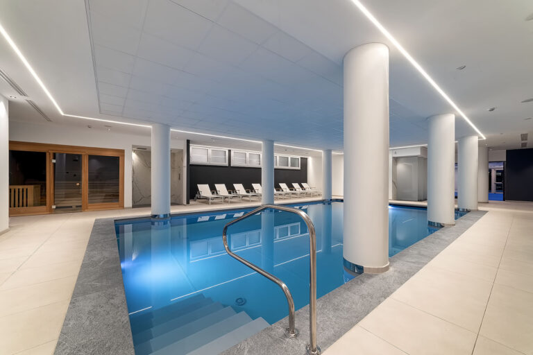 shandranj - piscina interna