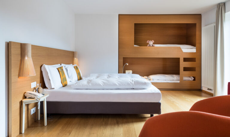 Ranuncolo Junior Suite family