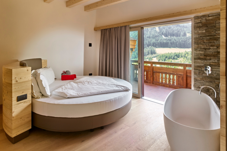 Shandranj Header (1)